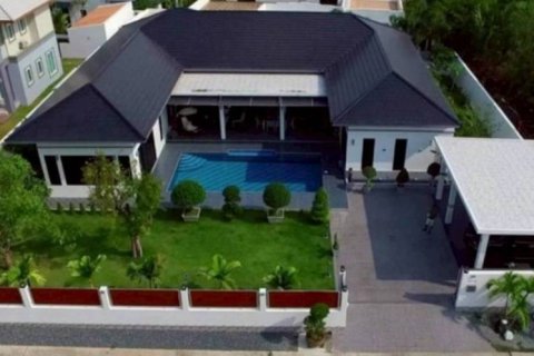 Villa in Pattaya, Thailand 4 bedrooms № 161443