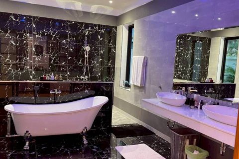 Villa in Pattaya, Thailand 4 bedrooms № 161443 - photo 10