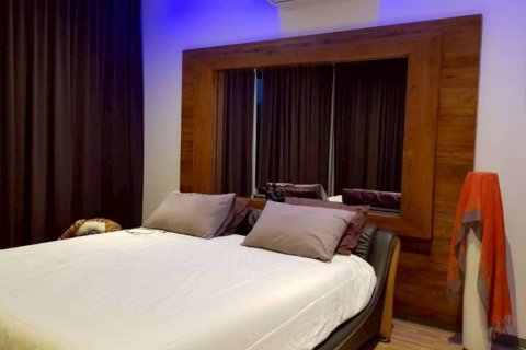 Villa in Pattaya, Thailand 4 bedrooms № 161443 - photo 8