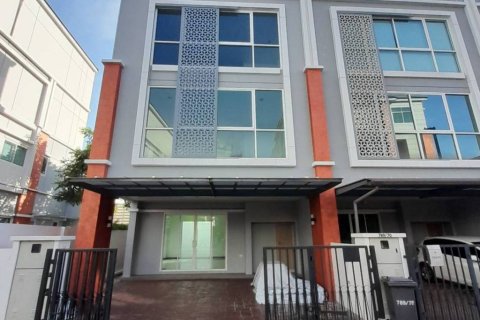 Townhouse à Bangkok, Thaïlande 3 chambres № 161444