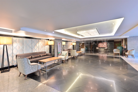 Condo in Bangkok, Thailand, 3 bedrooms № 187927 - photo 10