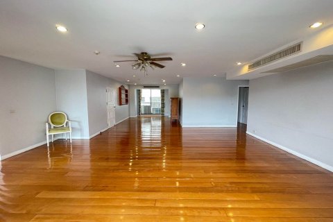 Кондоминиум с 3 спальнями в Бангкоке, Таиланд № 143134 - фото 4