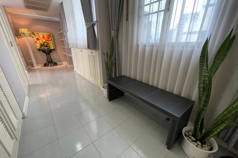 Condo in Bangkok, Thailand, 2 bedrooms № 190949 - photo 19