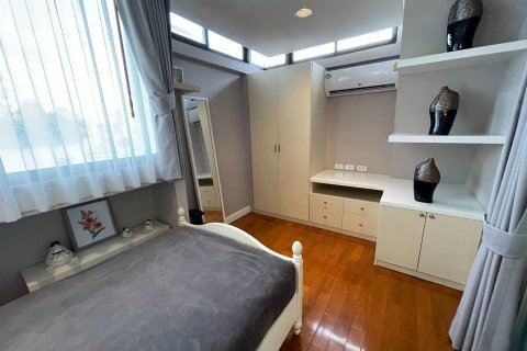 Condo in Bangkok, Thailand, 2 bedrooms № 190949 - photo 18