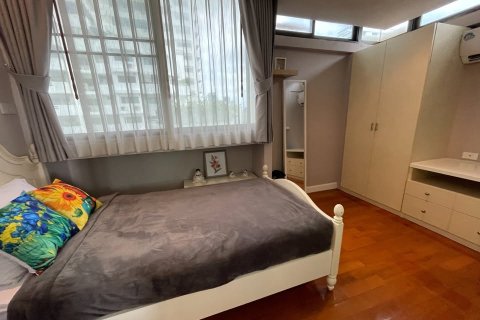 Condo in Bangkok, Thailand, 2 bedrooms № 190949 - photo 17