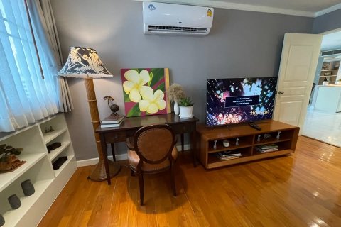 Condo in Bangkok, Thailand, 2 bedrooms № 190949 - photo 14
