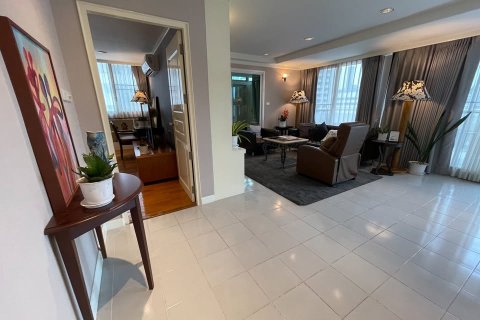 Condo in Bangkok, Thailand, 2 bedrooms № 190949 - photo 7