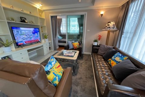 Condo in Bangkok, Thailand, 2 bedrooms № 190949 - photo 6
