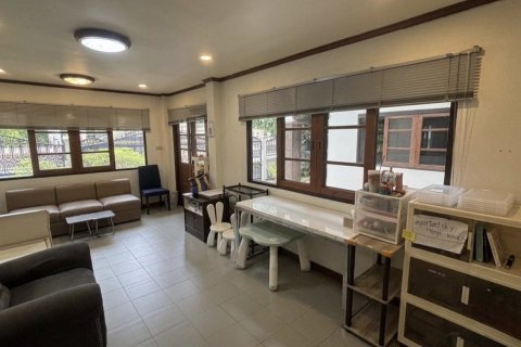 House in Phra Khanong, Bangkok, Thailand 4 bedrooms № 190950 - photo 6