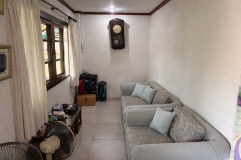 House in Phra Khanong, Bangkok, Thailand 4 bedrooms № 190950 - photo 5