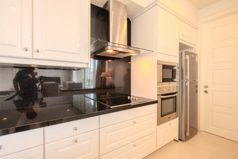 Кондоминиум с 2 спальнями в Бангкоке, Таиланд № 143081 - фото 15