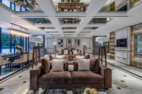 Condo in Bangkok, Thailand, 3 bedrooms  № 180817 - photo 28