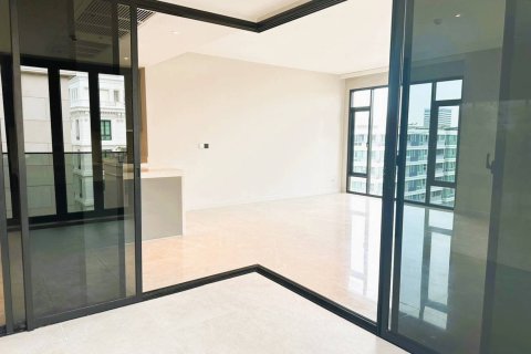 Condo in Bangkok, Thailand, 3 bedrooms  № 180817 - photo 9