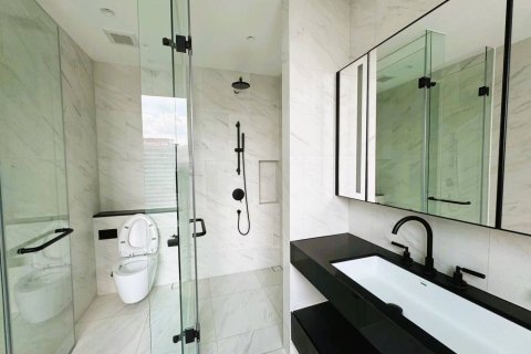 Condo à Bangkok, Thaïlande, 2 chambres  № 180819 - photo 12