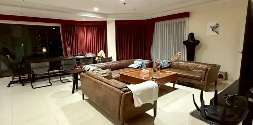 Кондоминиум с 3 спальнями в Ваттхане, Бангкок, Таиланд № 136724