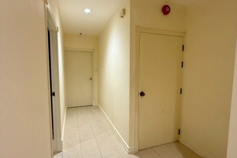 Кондоминиум с 3 спальнями в Ваттхане, Бангкок, Таиланд № 136724 - фото 17