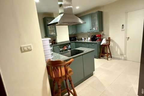 Кондоминиум с 3 спальнями в Ваттхане, Бангкок, Таиланд № 136724 - фото 2