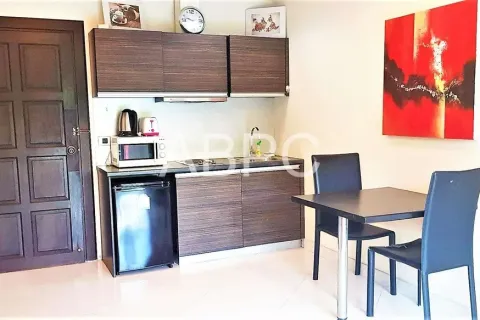 Condominio de 1 dormitorio en Jomtien Beach, Pattaya, Tailandia № 211096 - foto 2