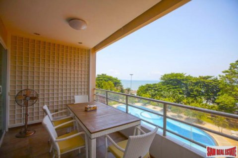 Apartment on Jomtien Beach, Pattaya, Thailand 2 bedrooms № 193193