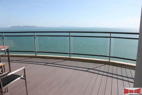 Duplex on Jomtien Beach, Pattaya, Thailand 4 bedrooms № 193188 - photo 4