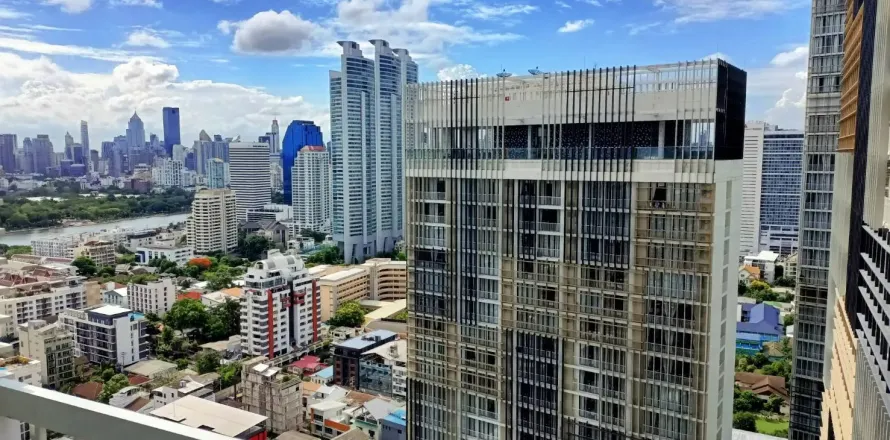 Studio in the Condo in Khlong Toei, Bangkok, Thailand № 156707