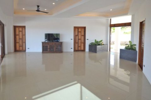 Villa in Ko Samui, Thailand 5 bedrooms № 156704 - photo 3