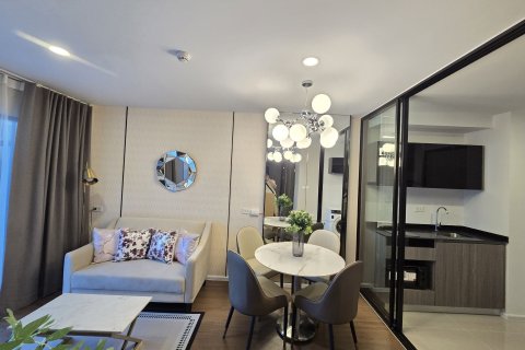 Кондоминиум с 2 спальнями в Чатучаке, Бангкок, Таиланд № 170591 - фото 2