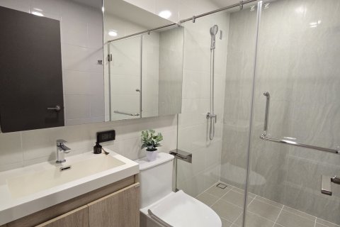 Кондоминиум с 2 спальнями в Чатучаке, Бангкок, Таиланд № 170591 - фото 12