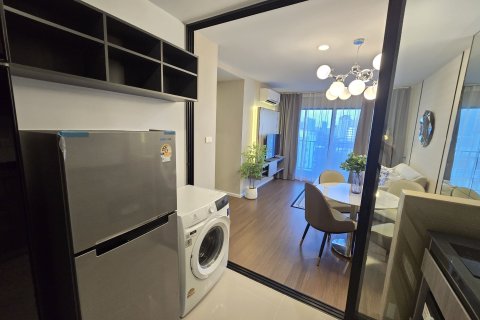 Кондоминиум с 2 спальнями в Чатучаке, Бангкок, Таиланд № 170591 - фото 3