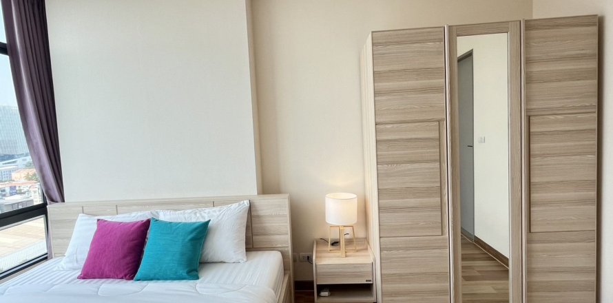 Condo in Bang Na, Bangkok, Thailand, 2 bedrooms  № 169249