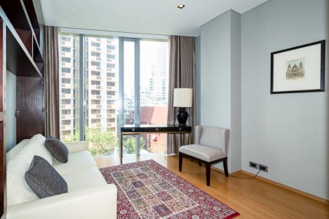 Condo in Bangkok, Thailand, 2 bedrooms  № 146796 - photo 5