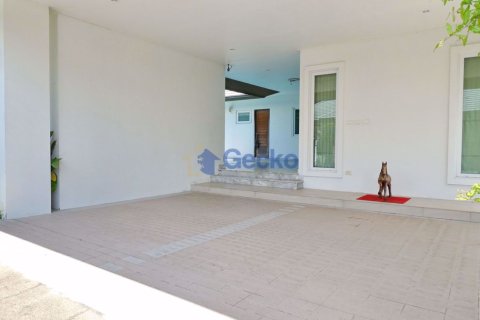 House in Pattaya, Thailand 3 bedrooms № 197022 - photo 25