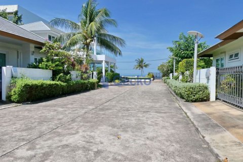 House in Pattaya, Thailand 3 bedrooms № 197022 - photo 15