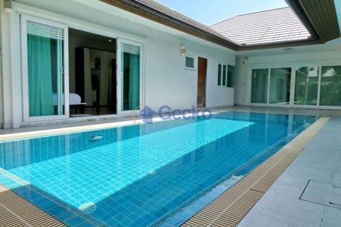 House in Pattaya, Thailand 3 bedrooms № 197022