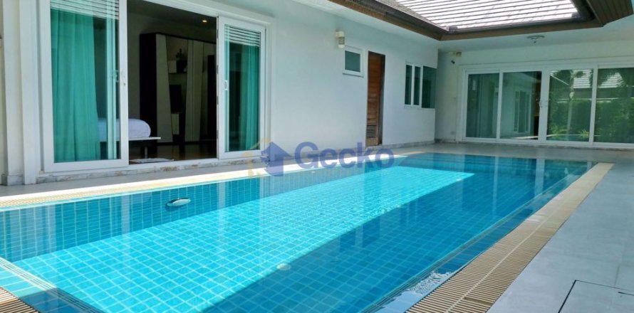House in Pattaya, Thailand 3 bedrooms № 197022