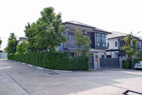 House in Pattaya, Thailand 3 bedrooms № 197020