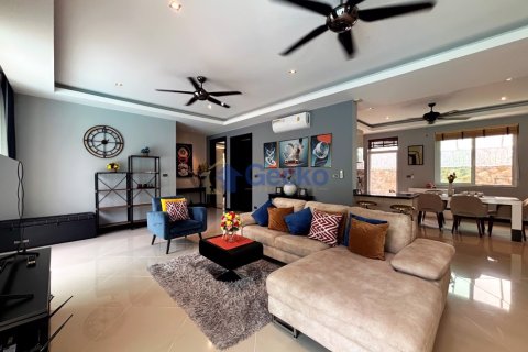 บ้านในพัทยา, ประเทศไทย 4 ห้องนอน № 197018 - รูปถ่าย 9