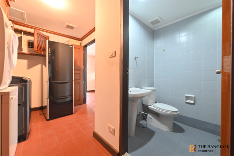 Condo in Bangkok, Thailand, 4 bedrooms  № 220665 - photo 3