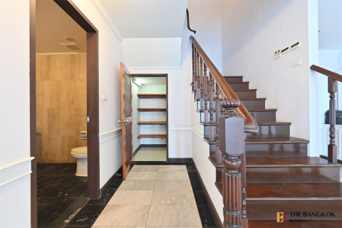 Condo in Bangkok, Thailand, 4 bedrooms  № 220665 - photo 7