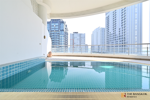 Condo in Bangkok, Thailand, 4 bedrooms  № 220665 - photo 10