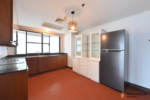 Condo in Bangkok, Thailand, 4 bedrooms  № 220665 - photo 4