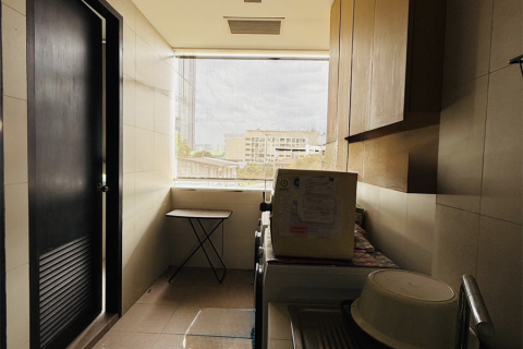 Condo in Bangkok, Thailand, 3 bedrooms № 220667 - photo 3