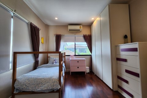 House in Phasi Charoen, Bangkok, Thailand 3 bedrooms № 160259 - photo 16