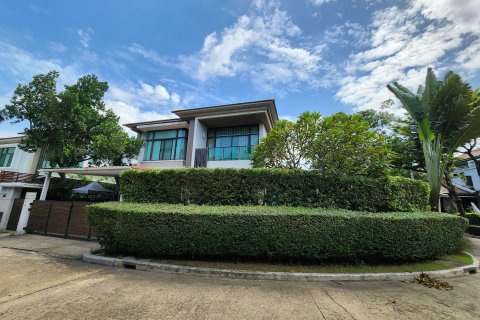 House in Phasi Charoen, Bangkok, Thailand 3 bedrooms № 160259