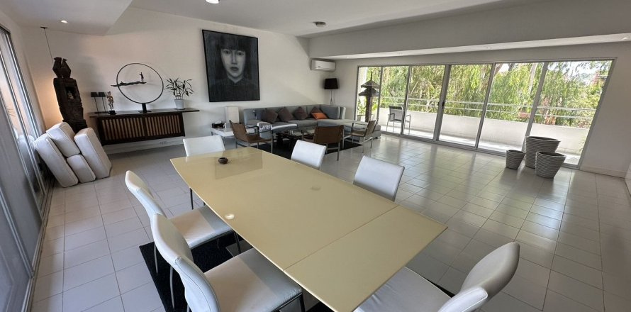 Кондоминиум с 4 спальнями в Хуа Хине, Таиланд № 160256