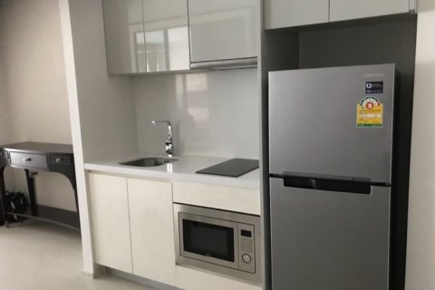 Condo in Bangkok, Thailand, 1 bedroom  № 144029 - photo 3