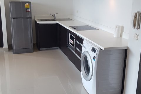 Кондоминиум с 2 спальнями в Бангкоке, Таиланд № 144030 - фото 9