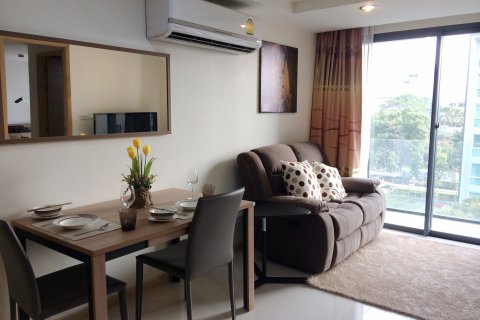 Condo in Bangkok, Thailand, 1 bedroom  № 144032 - photo 2