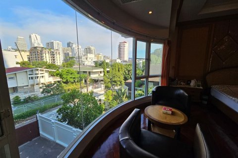 Дом в Клонг Тоэй, Бангкок, Таиланд с 8 спальнями № 147359 - фото 9