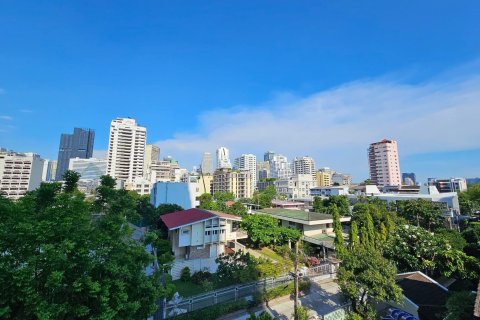 Дом в Клонг Тоэй, Бангкок, Таиланд с 8 спальнями № 147359 - фото 10